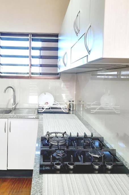 Waterfront Sunset Apartment Наді Екстер'єр фото